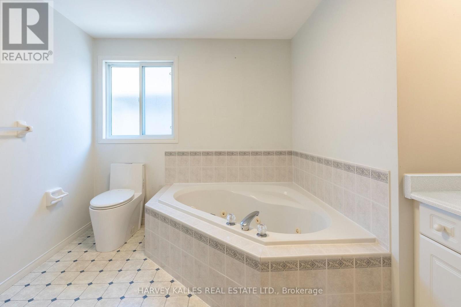 573 Windjammer Way, Waterloo, Ontario  N2K 3Z5 - Photo 21 - X12417719