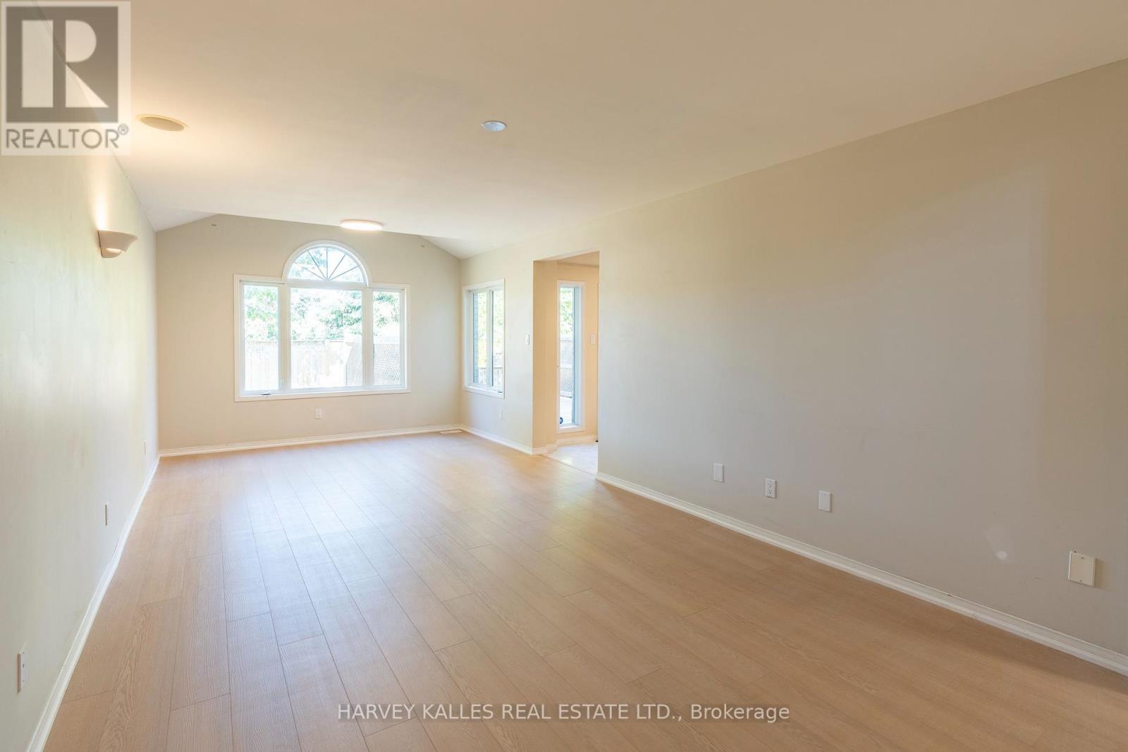 573 Windjammer Way, Waterloo, Ontario  N2K 3Z5 - Photo 7 - X12417719