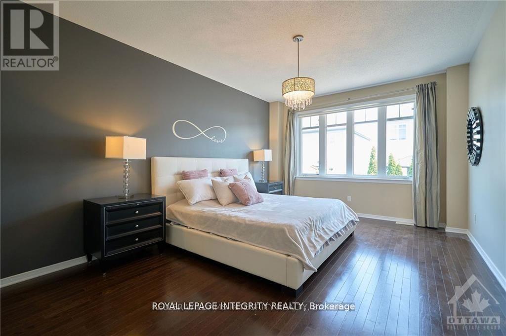 132 Palfrey Way, Ottawa, Ontario  K2V 0A6 - Photo 12 - X12417824