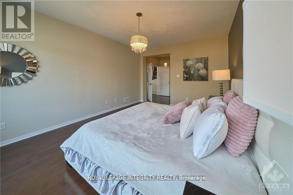 132 Palfrey Way, Ottawa, Ontario  K2V 0A6 - Photo 13 - X12417824