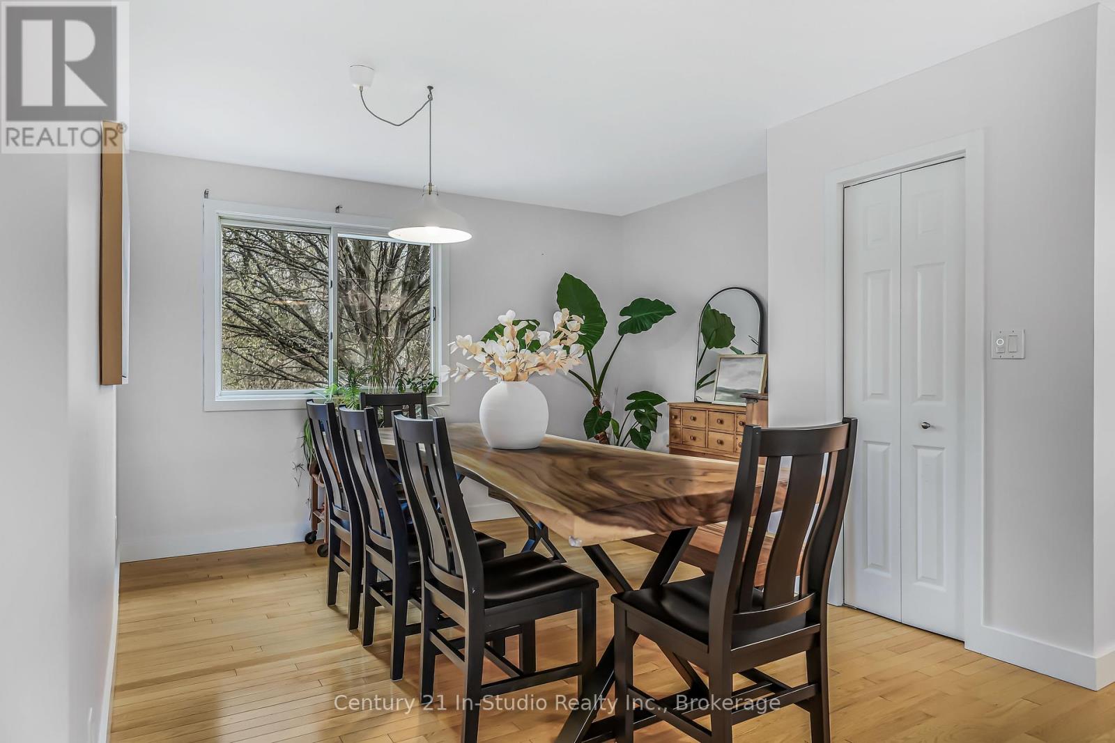 550 Mcnabb Street, Saugeen Shores, Ontario  N0H 2L0 - Photo 11 - X12417833