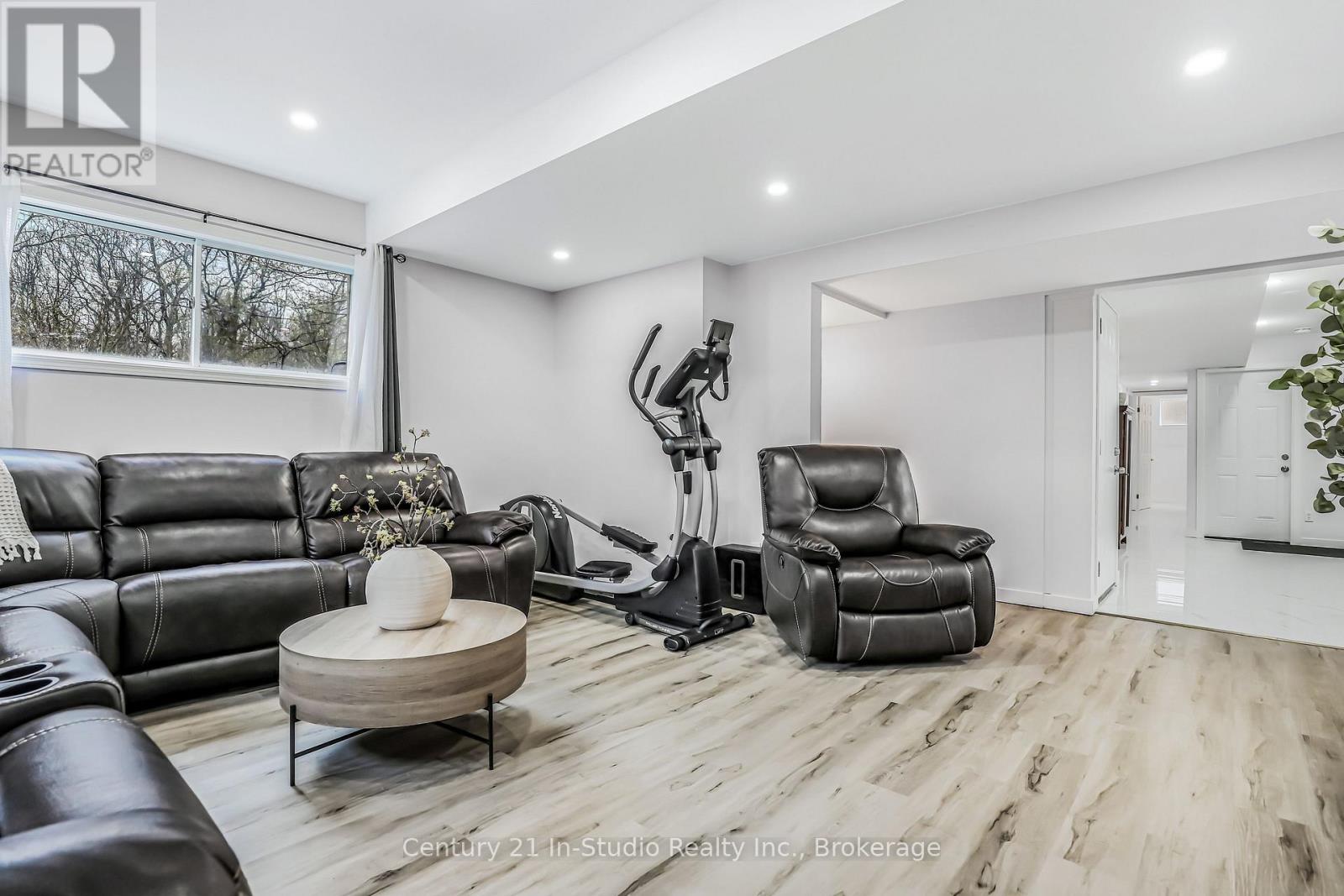 550 Mcnabb Street, Saugeen Shores, Ontario  N0H 2L0 - Photo 33 - X12417833