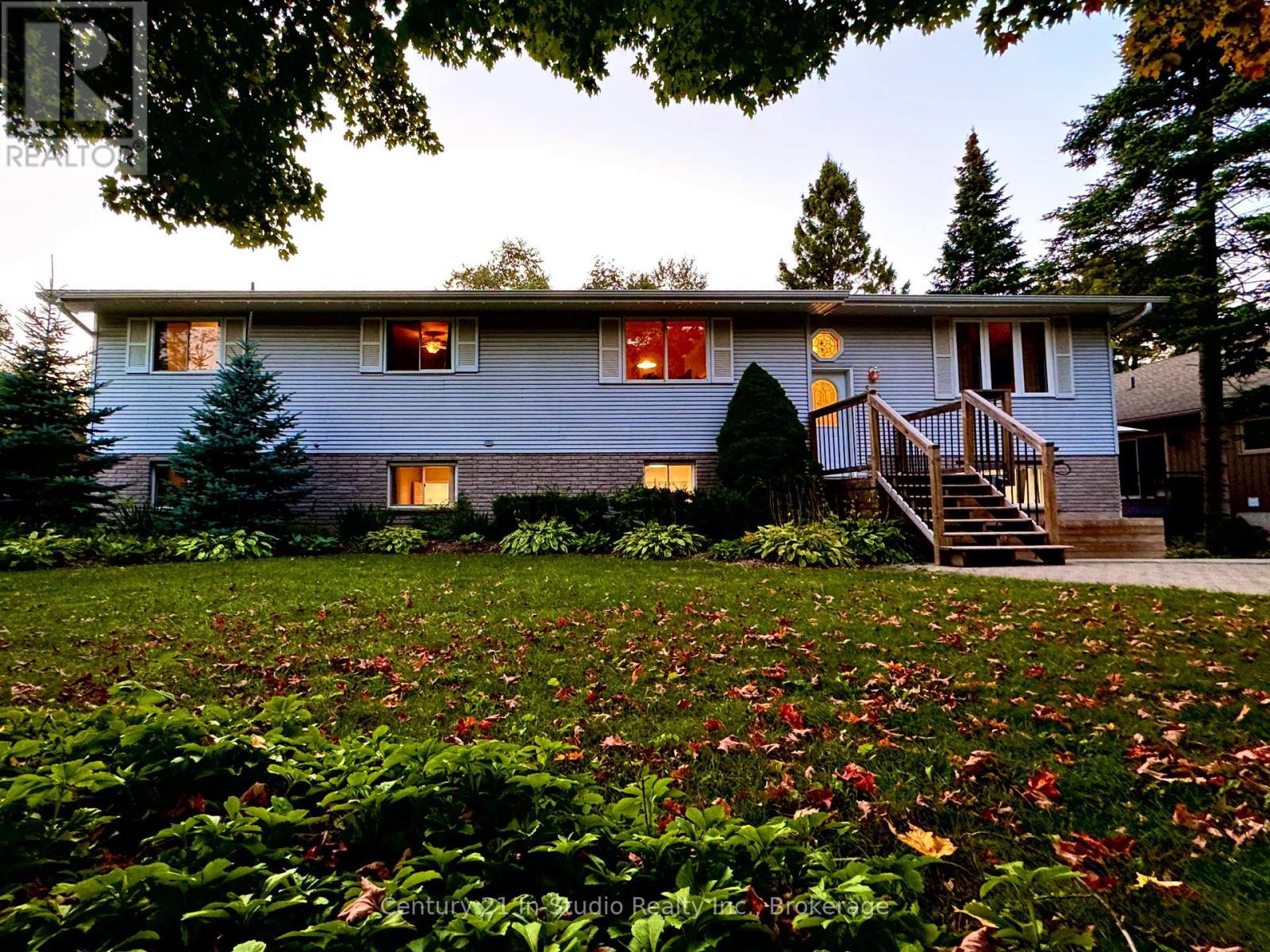 550 Mcnabb Street, Saugeen Shores, Ontario  N0H 2L0 - Photo 46 - X12417833