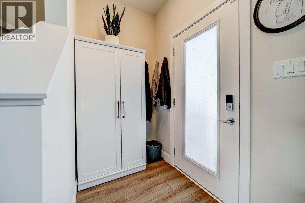 Property at 2927 46 Street S image 5