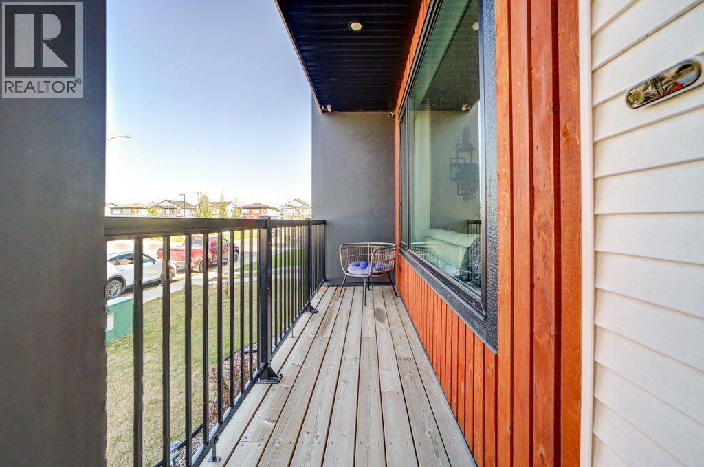 Property at 2927 46 Street S image 4