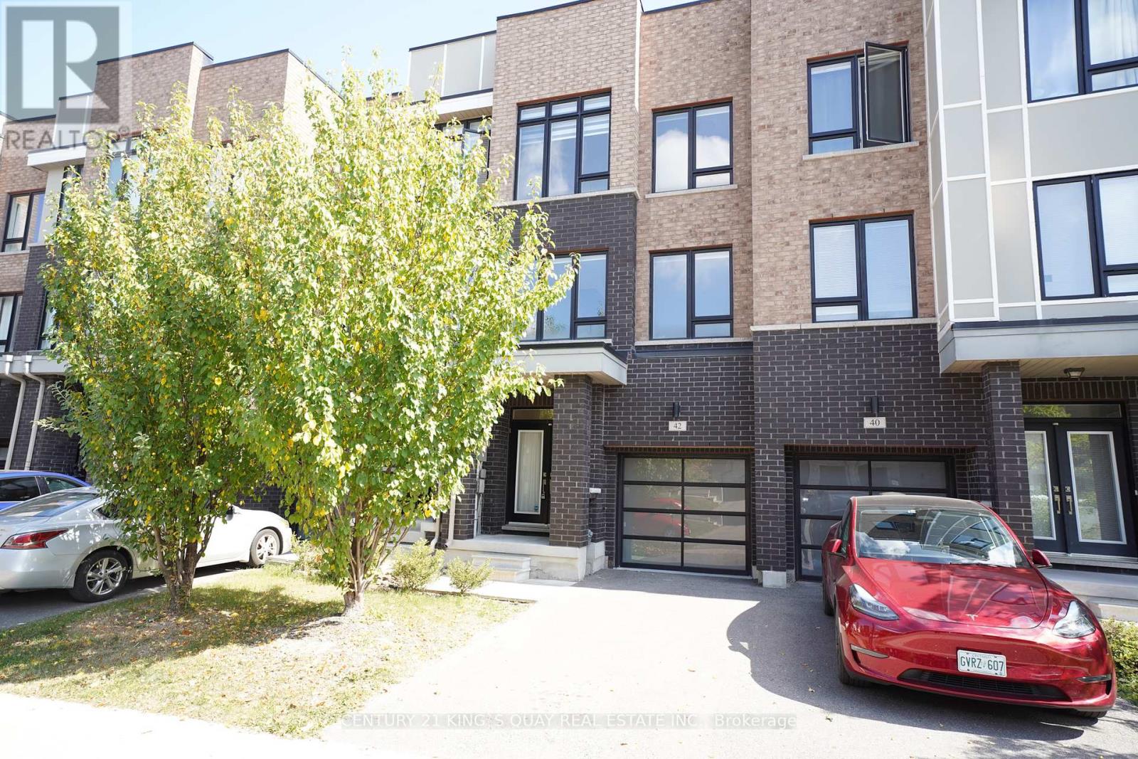 42 Fancamp Drive, Vaughan, Ontario  L6A 4Z1 - Photo 1 - N12414756