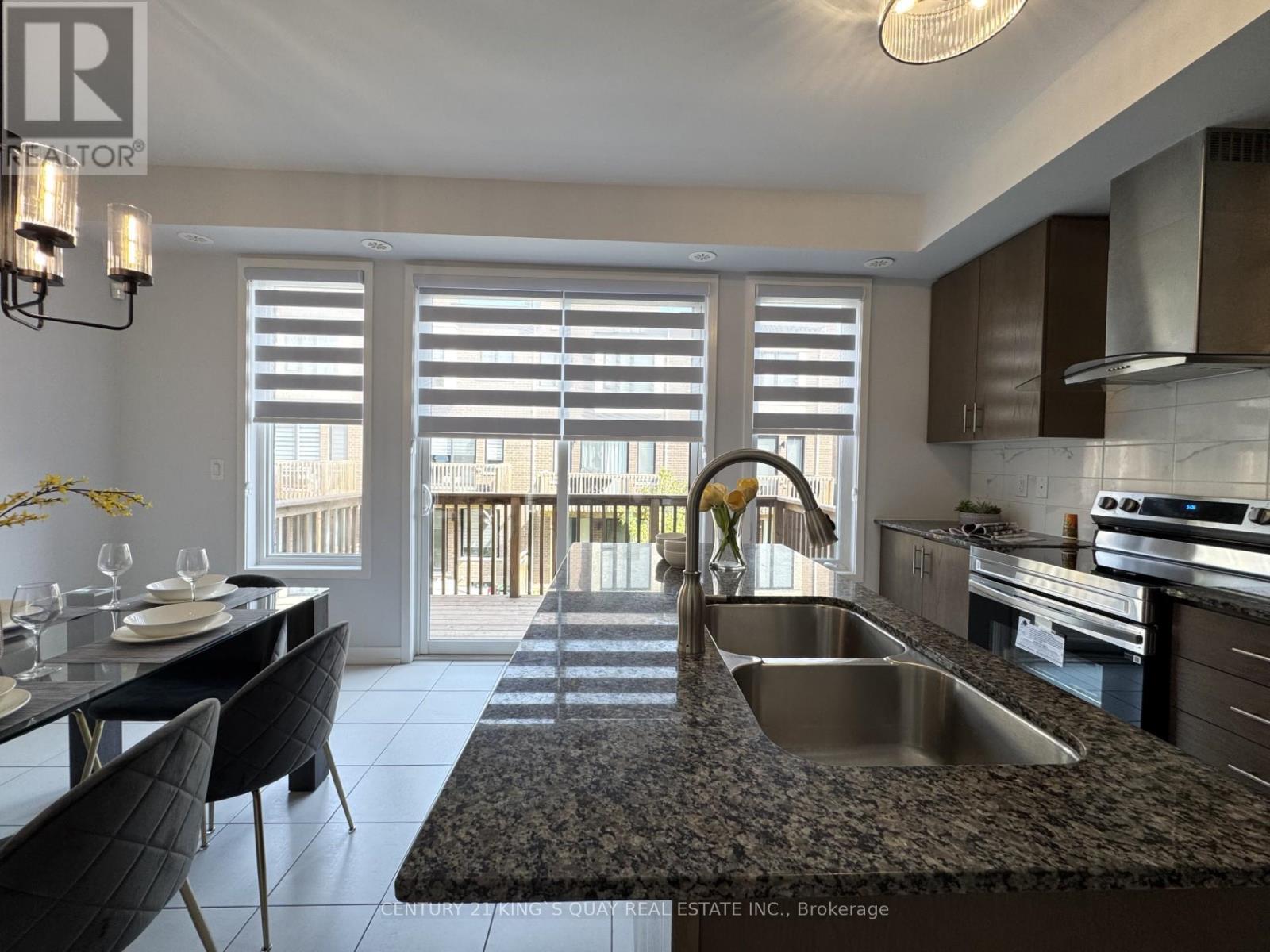 42 Fancamp Drive, Vaughan, Ontario  L6A 4Z1 - Photo 14 - N12414756