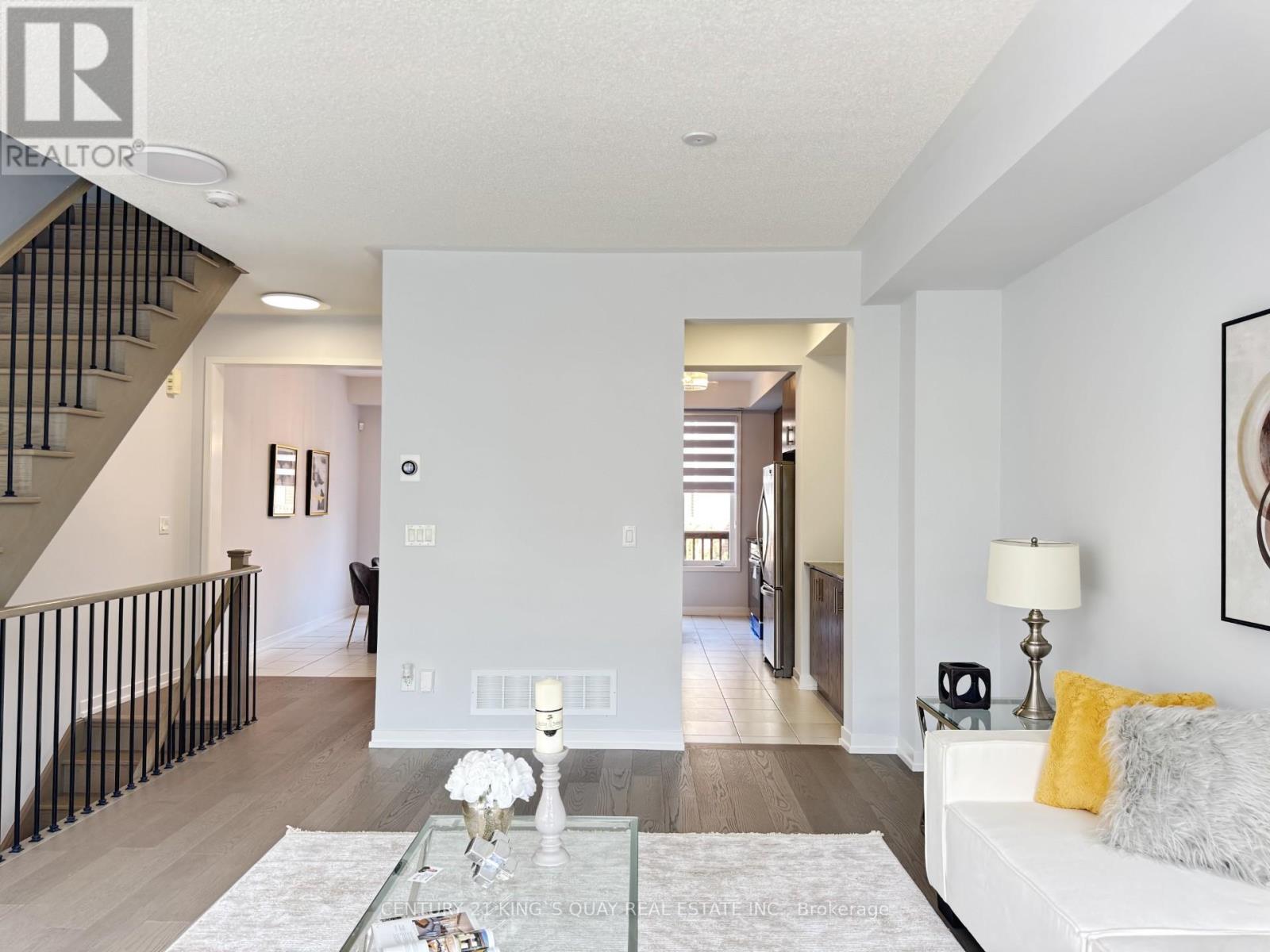 42 Fancamp Drive, Vaughan, Ontario  L6A 4Z1 - Photo 5 - N12414756