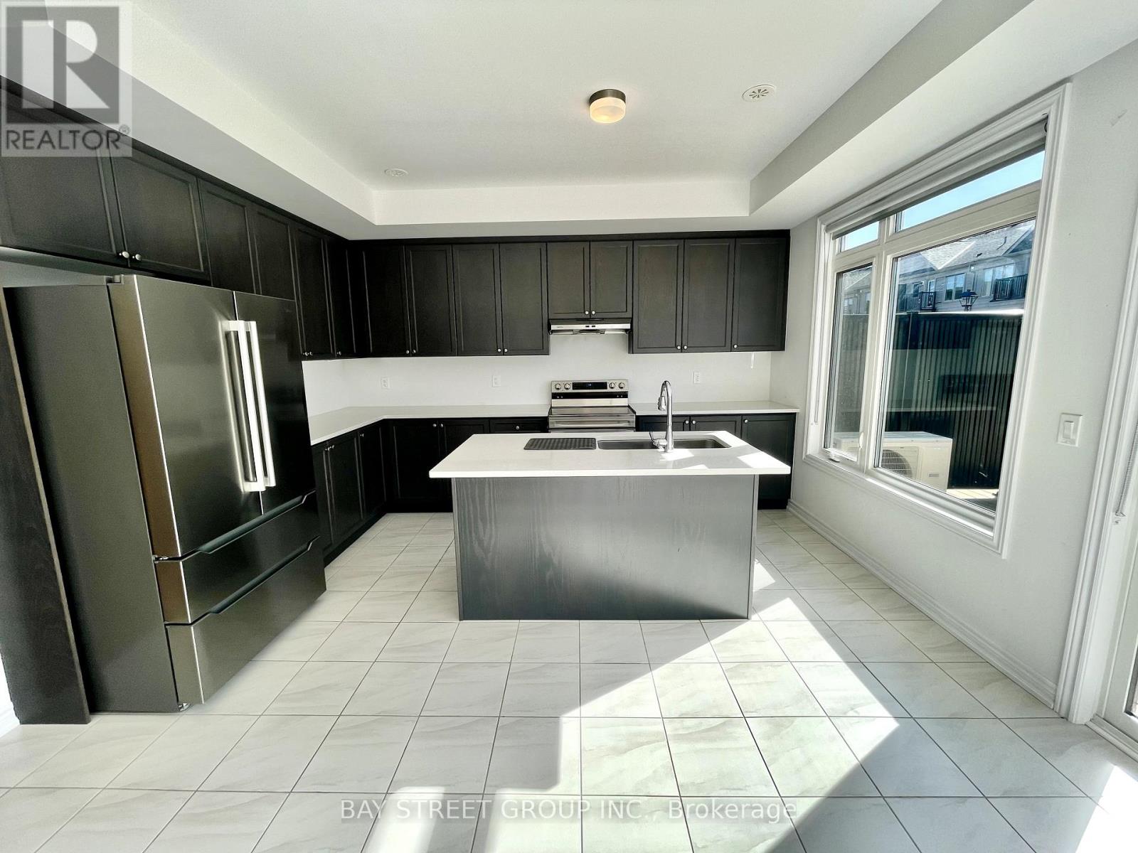 11814 Tenth Line, Whitchurch-Stouffville, Ontario  L4A 5G2 - Photo 7 - N12417844