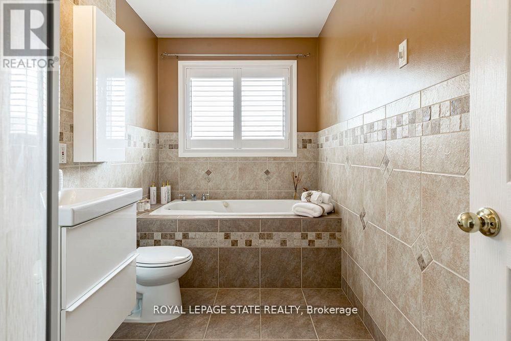 42 Archer Way, Hamilton, Ontario  L0R 1W0 - Photo 29 - X12406745