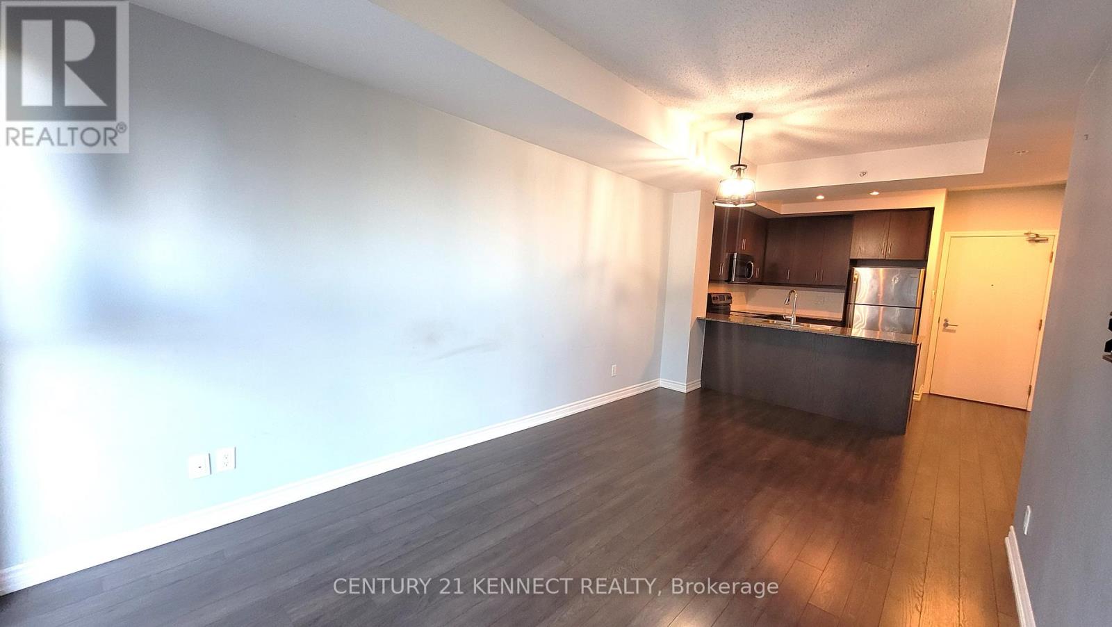 1015 - 15 James Finlay Way, Toronto, Ontario  M3M 0B3 - Photo 9 - W12405237