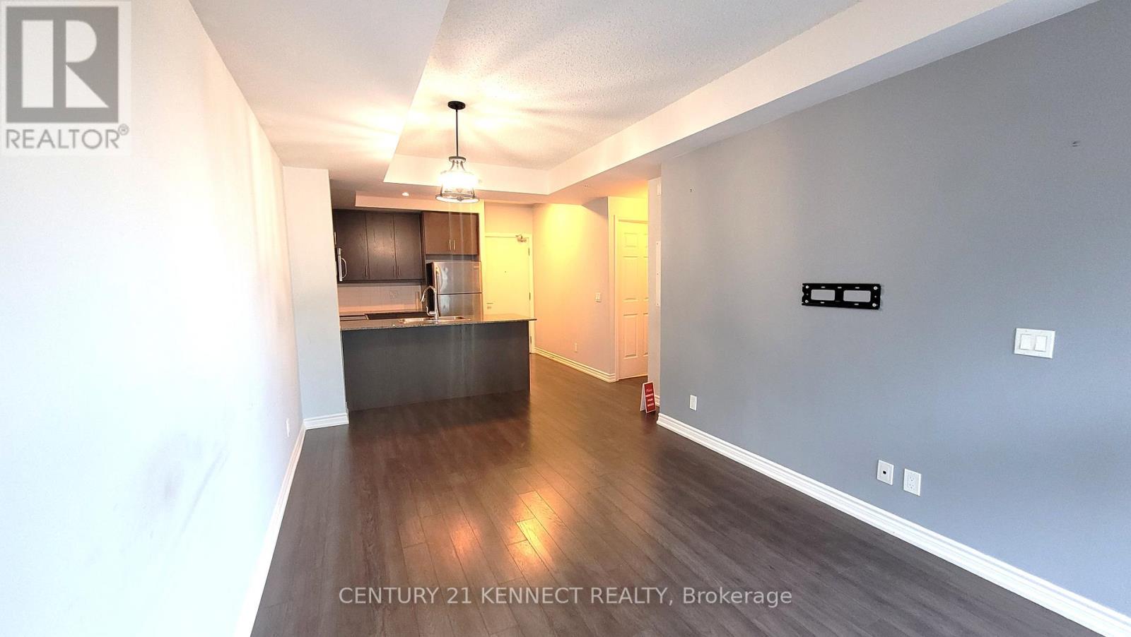 1015 - 15 James Finlay Way, Toronto, Ontario  M3M 0B3 - Photo 14 - W12405237