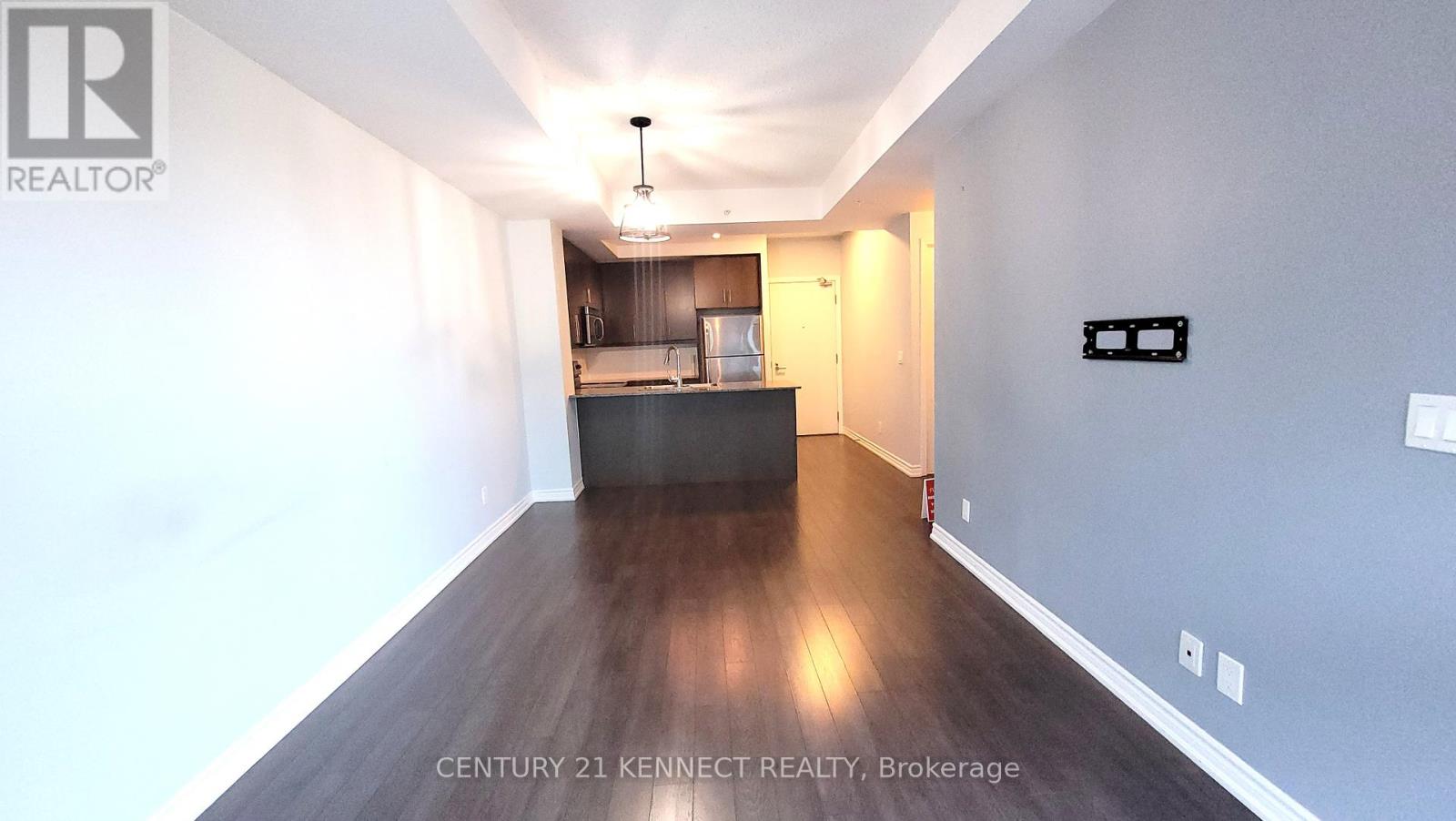 1015 - 15 James Finlay Way, Toronto, Ontario  M3M 0B3 - Photo 2 - W12405237