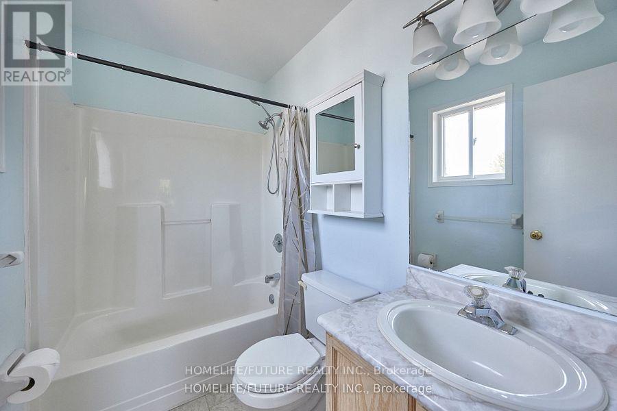 6 Pickett Crescent, Barrie, Ontario  L4N 8B8 - Photo 11 - S12417791