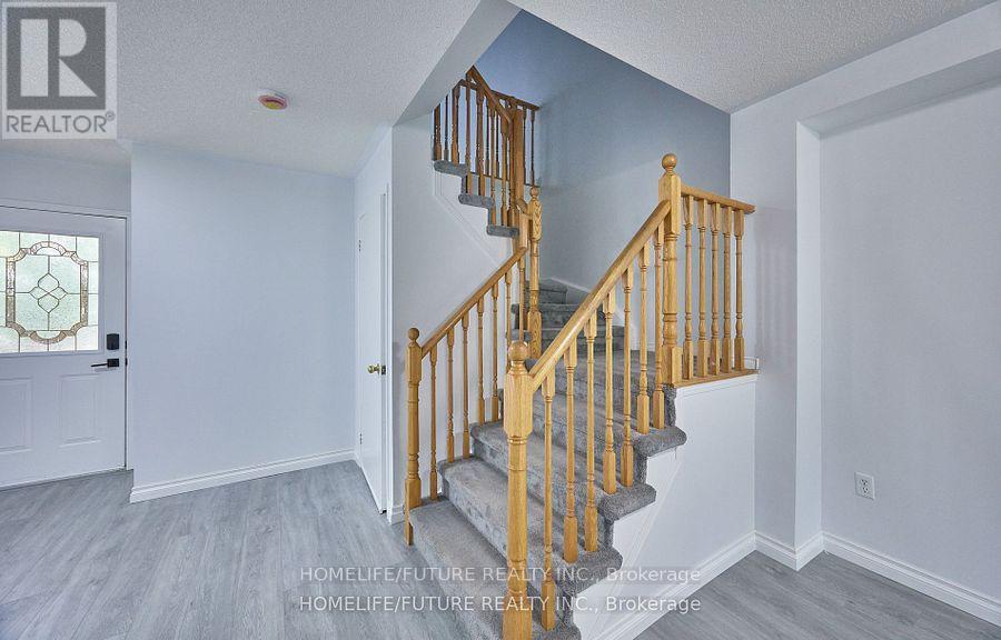 6 Pickett Crescent, Barrie, Ontario  L4N 8B8 - Photo 8 - S12417791