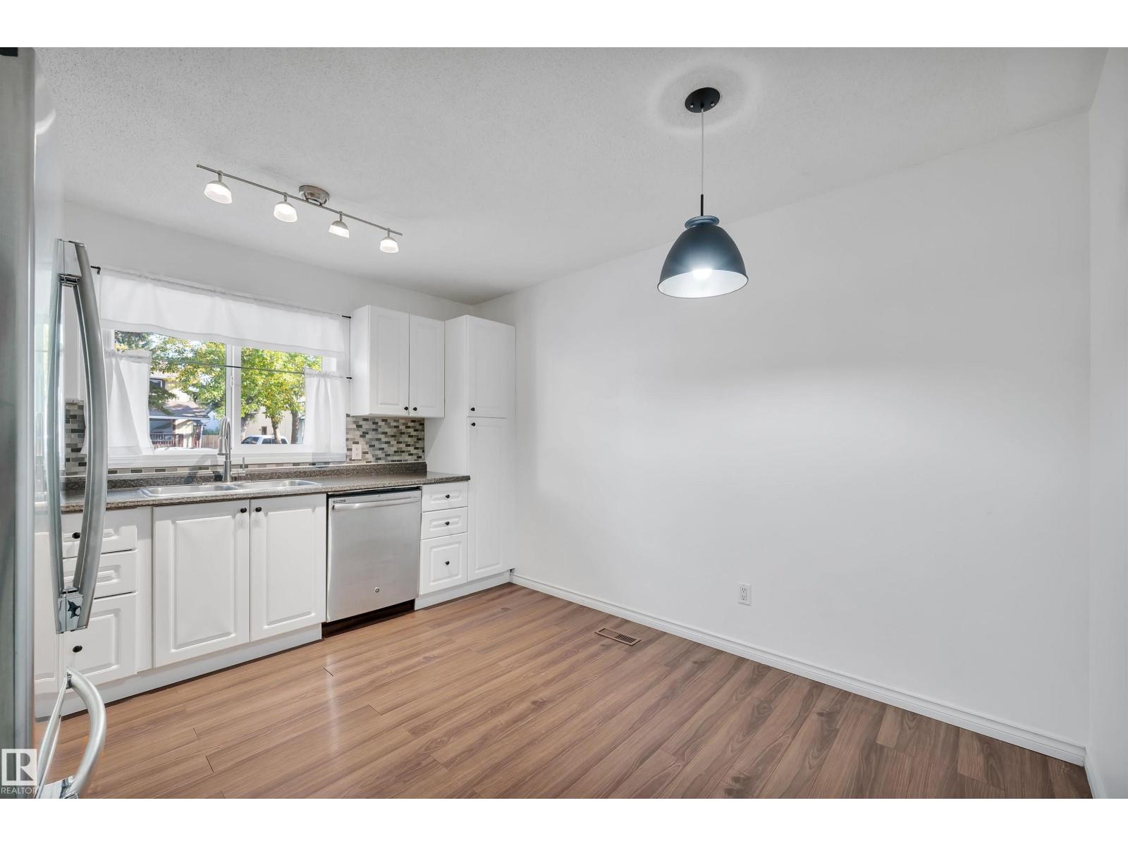60 Woodvale Vg Nw, Edmonton, Alberta  T6L 1W4 - Photo 14 - E4458862