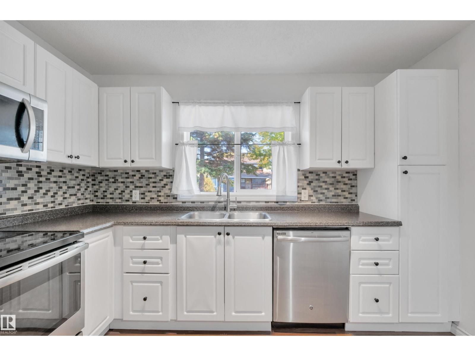 60 Woodvale Vg Nw, Edmonton, Alberta  T6L 1W4 - Photo 17 - E4458862