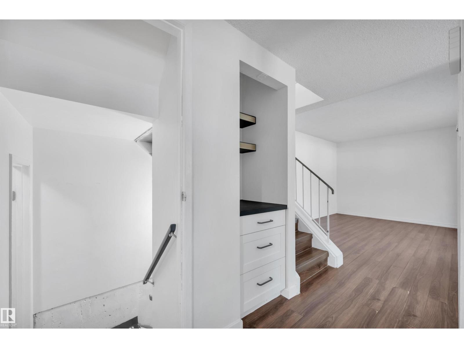 60 Woodvale Vg Nw, Edmonton, Alberta  T6L 1W4 - Photo 19 - E4458862