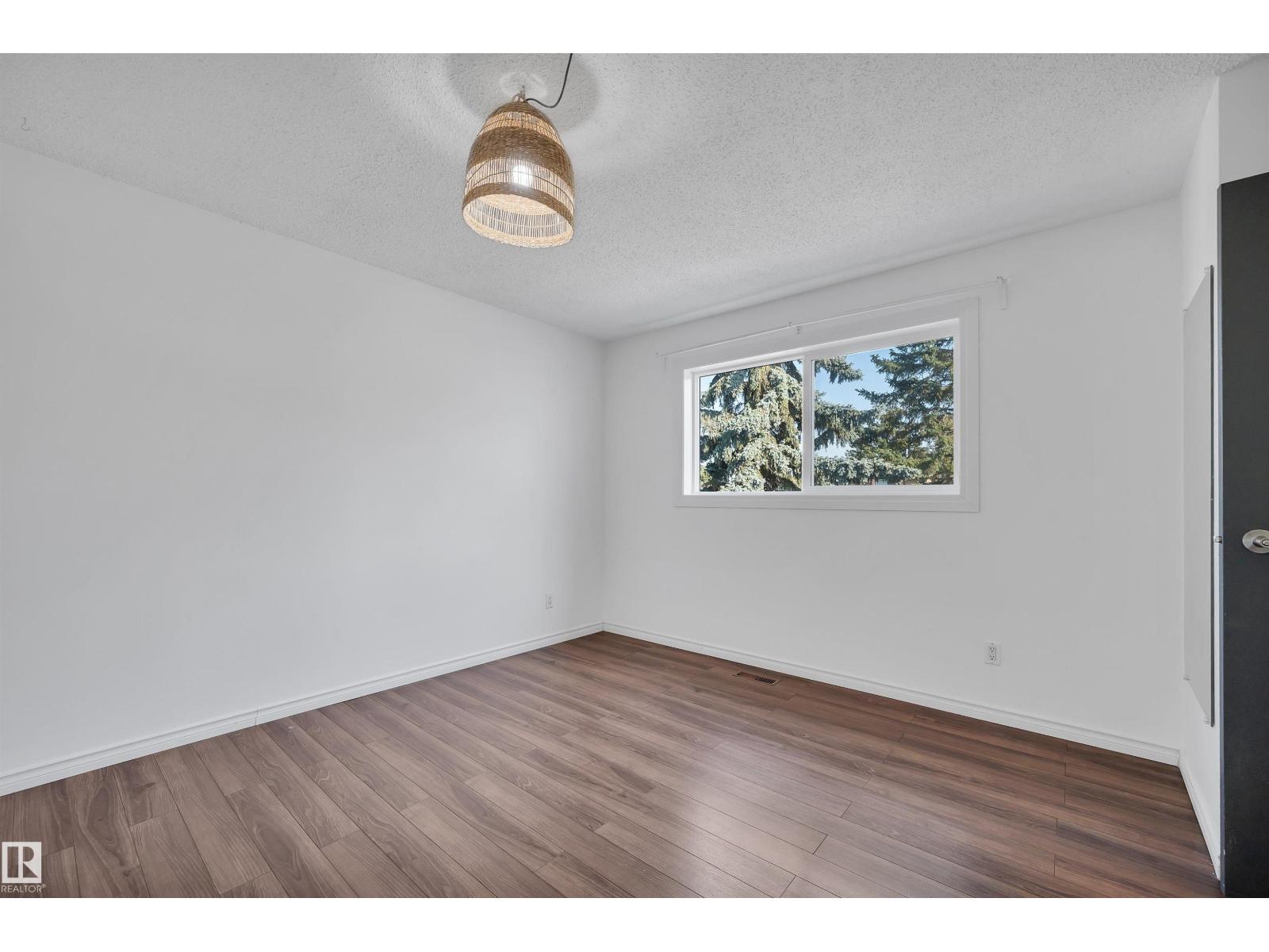 60 Woodvale Vg Nw, Edmonton, Alberta  T6L 1W4 - Photo 23 - E4458862