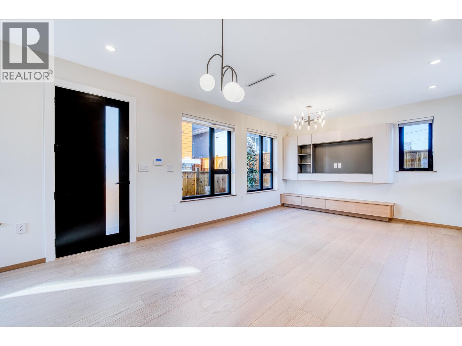 966 E 55th Avenue, Vancouver, British Columbia  V5X 1N9 - Photo 6 - R3047862