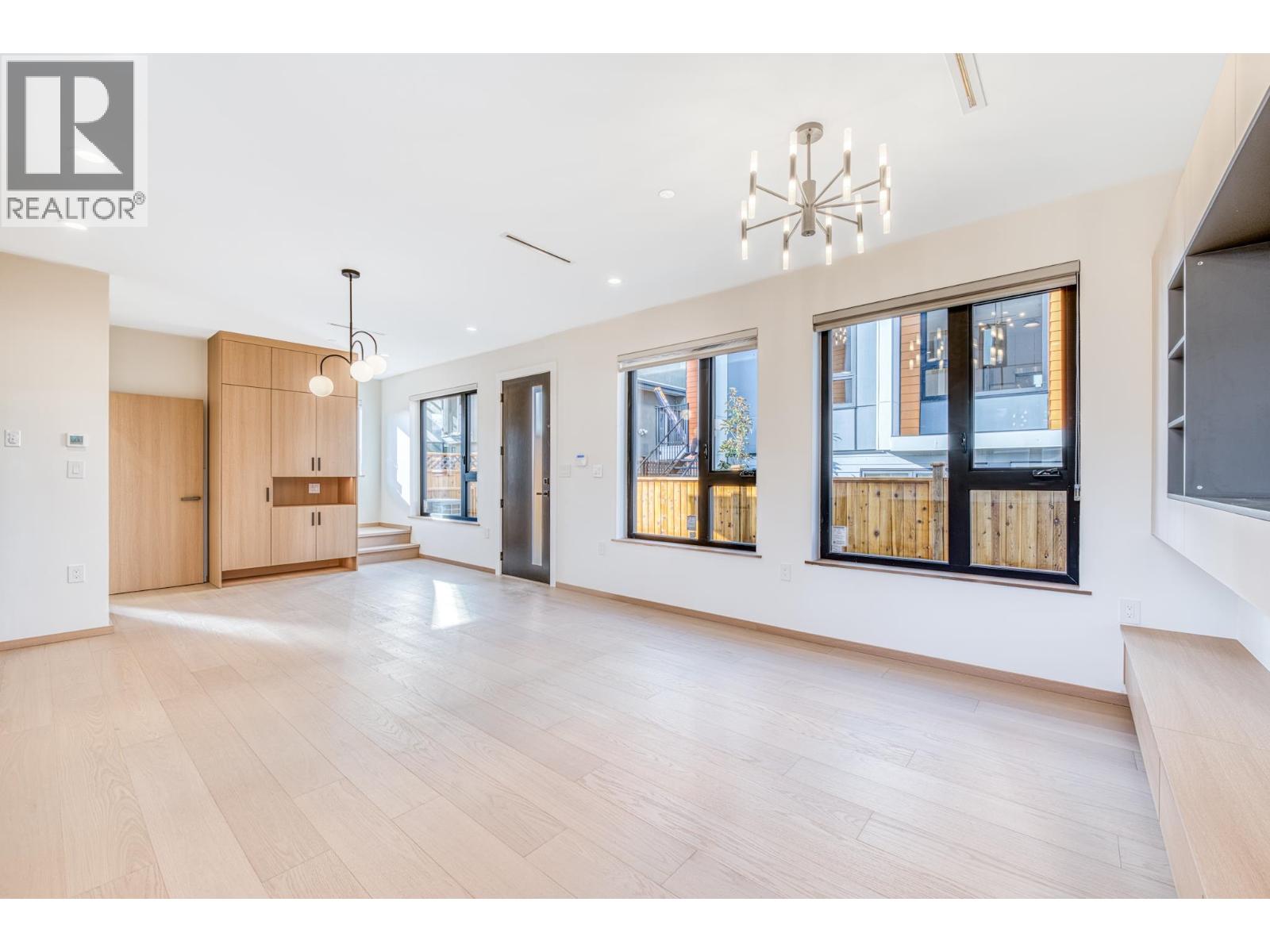 966 E 55th Avenue, Vancouver, British Columbia  V5X 1N9 - Photo 4 - R3047862
