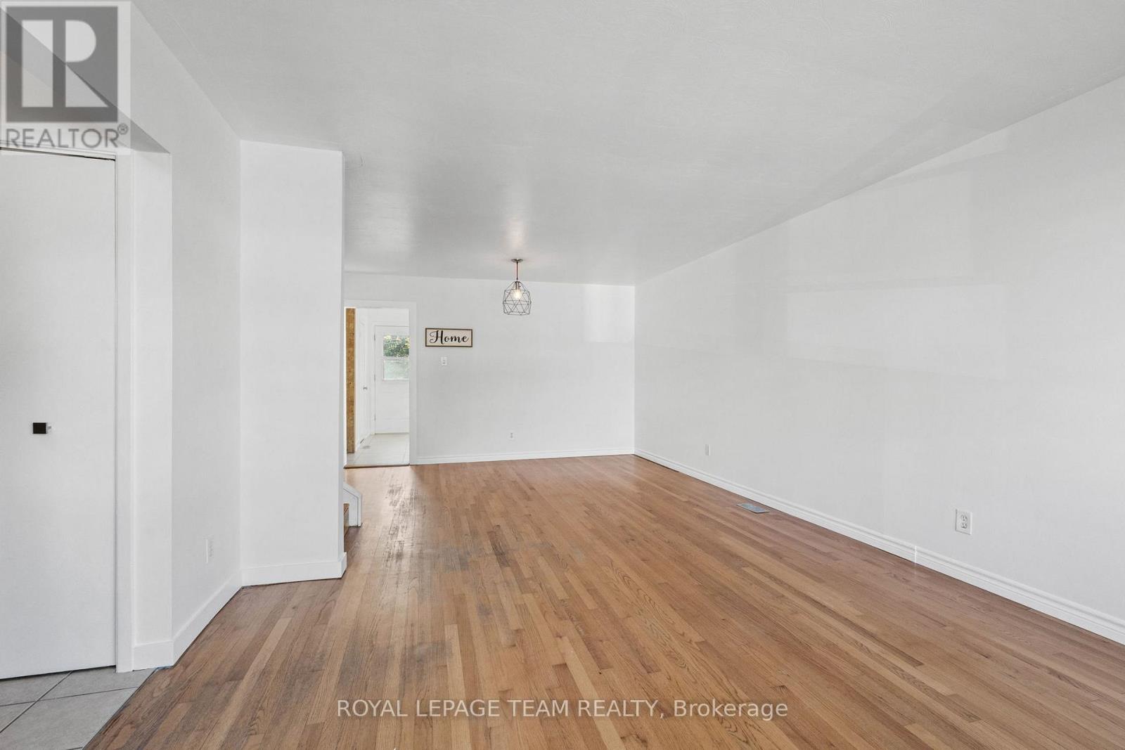 1308 Summerville Avenue, Ottawa, Ontario  K1Z 8G8 - Photo 11 - X12417868