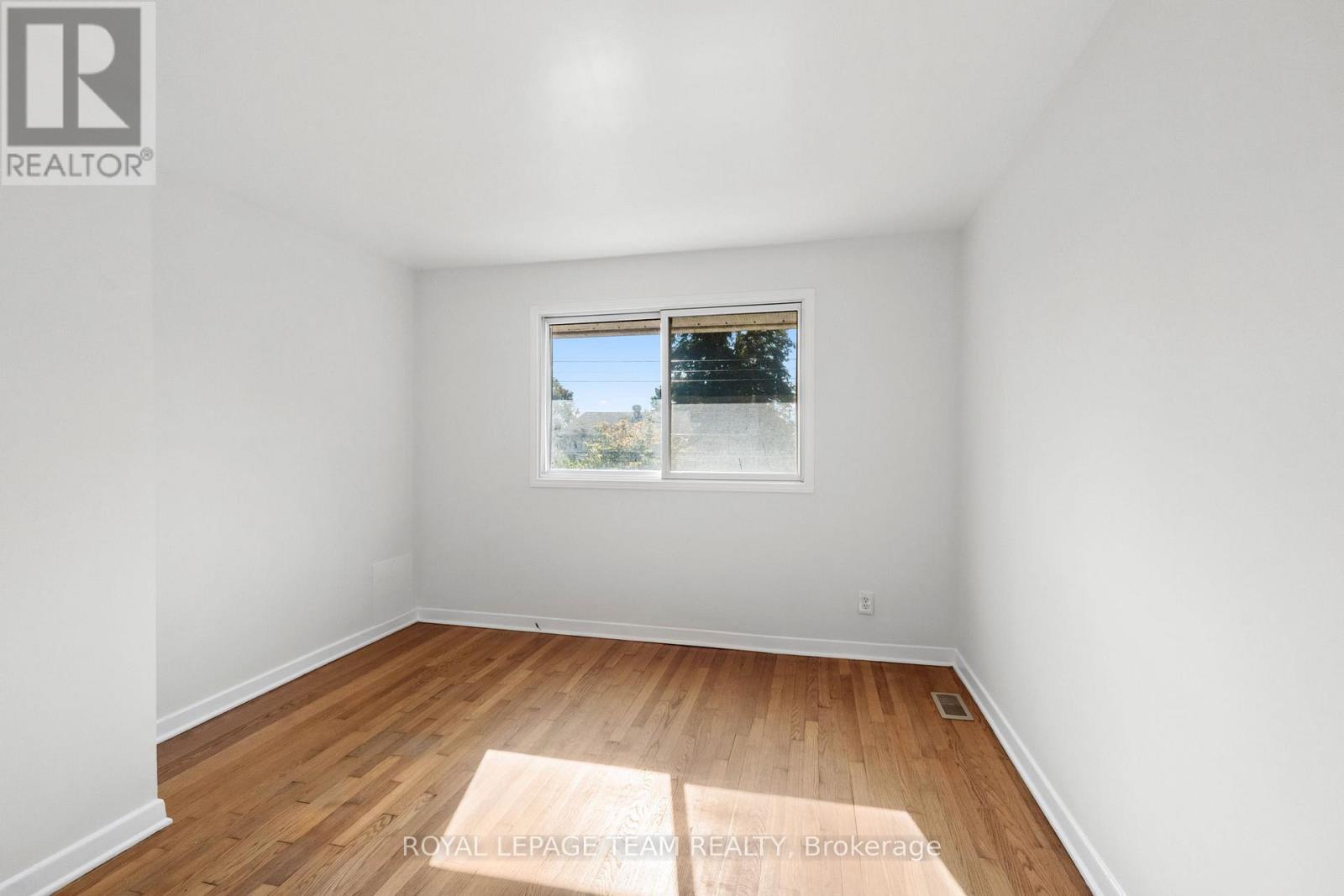 1308 Summerville Avenue, Ottawa, Ontario  K1Z 8G8 - Photo 27 - X12417868