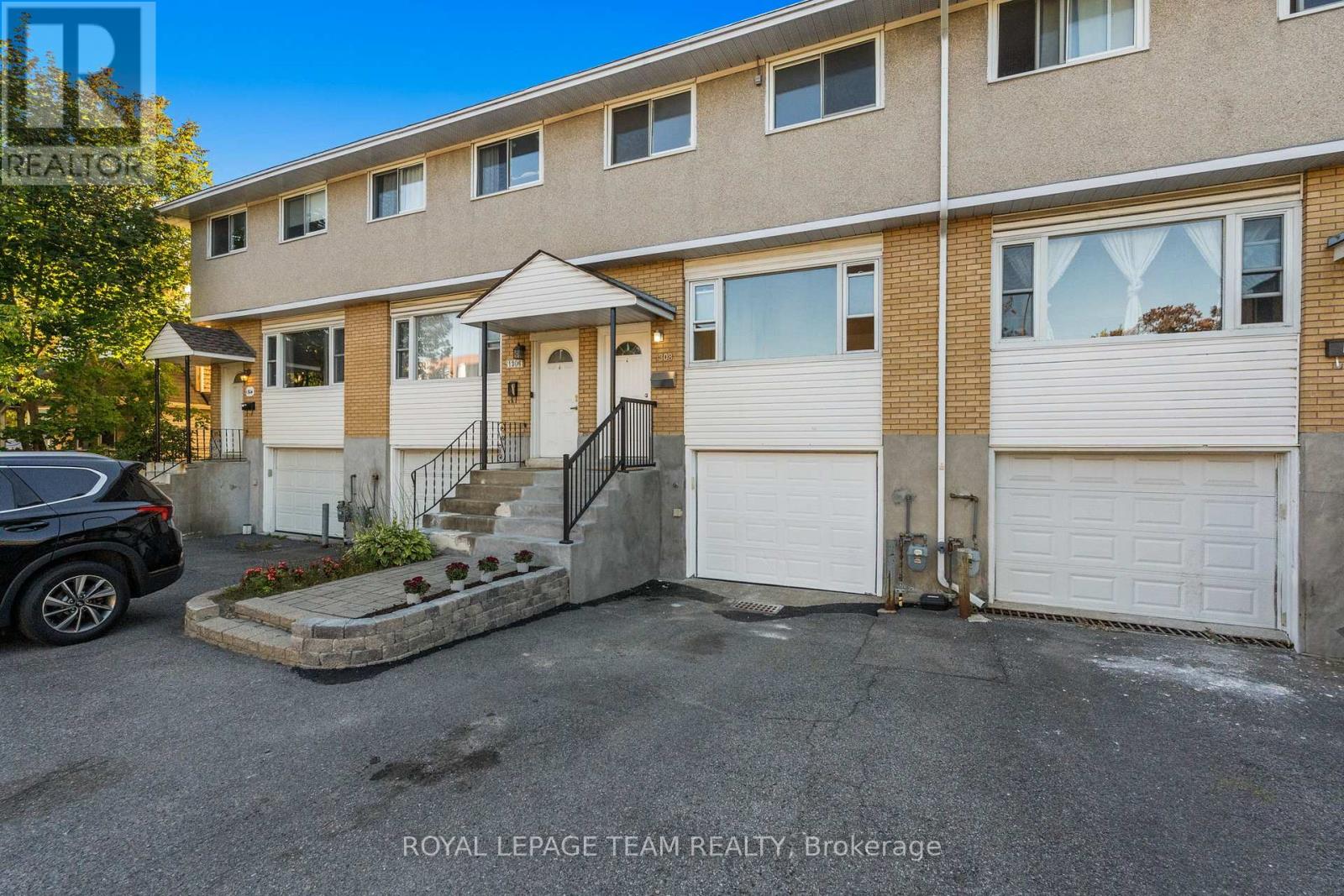 1308 Summerville Avenue, Ottawa, Ontario  K1Z 8G8 - Photo 3 - X12417868