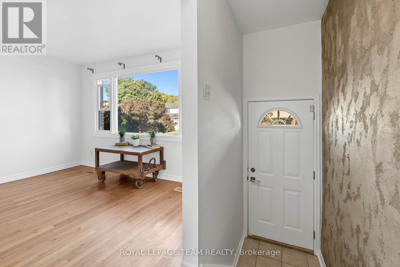 1308 Summerville Avenue, Ottawa, Ontario  K1Z 8G8 - Photo 7 - X12417868