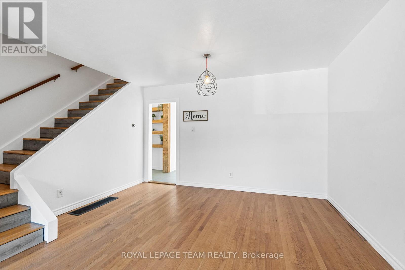 1308 Summerville Avenue, Ottawa, Ontario  K1Z 8G8 - Photo 8 - X12417868