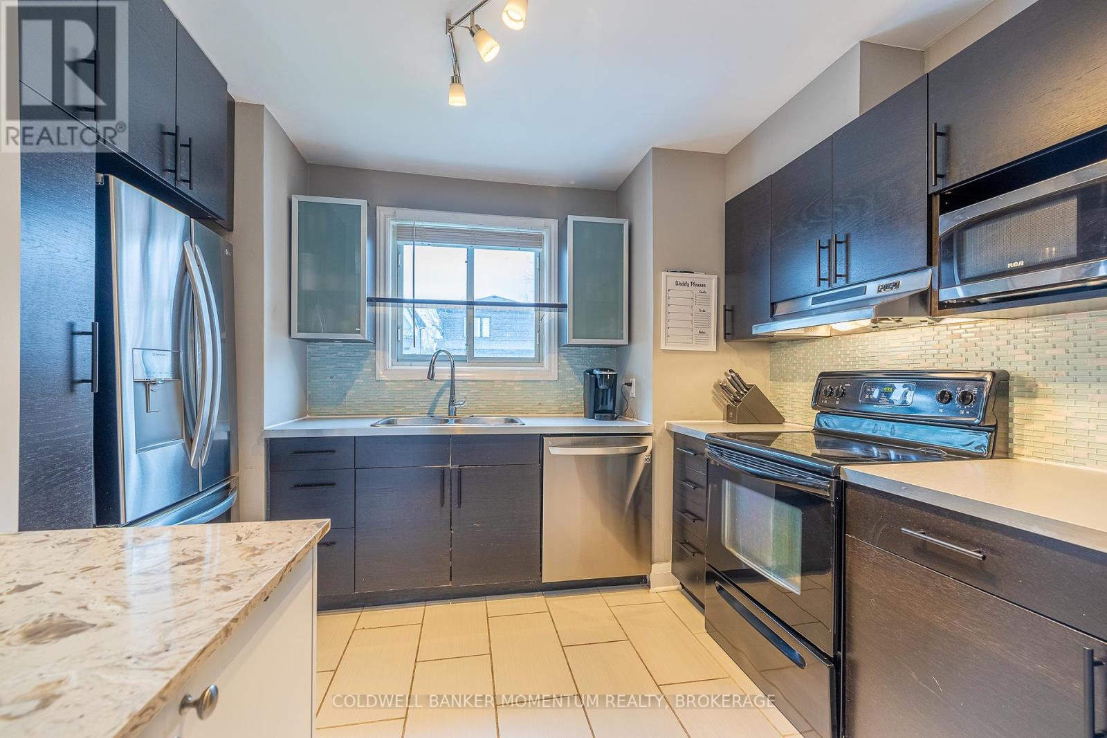 35 Kinsey Street, St. Catharines, Ontario  L2S 1C9 - Photo 12 - X12417872