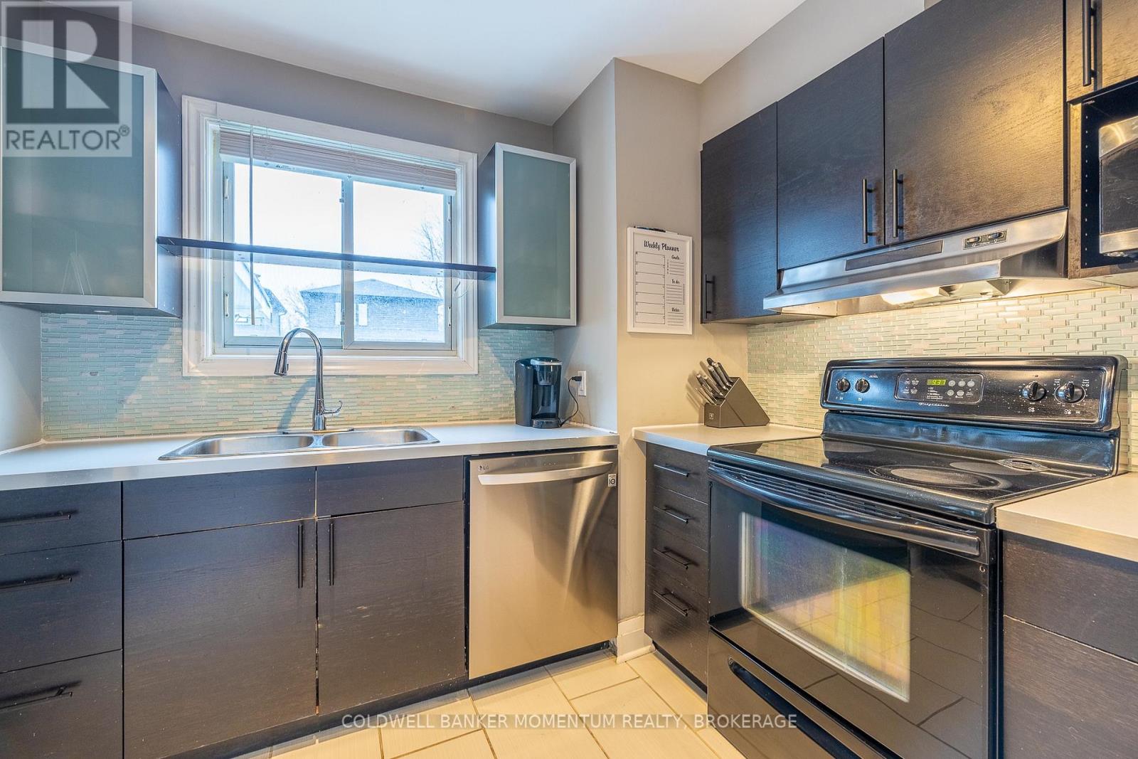 35 Kinsey Street, St. Catharines, Ontario  L2S 1C9 - Photo 16 - X12417872