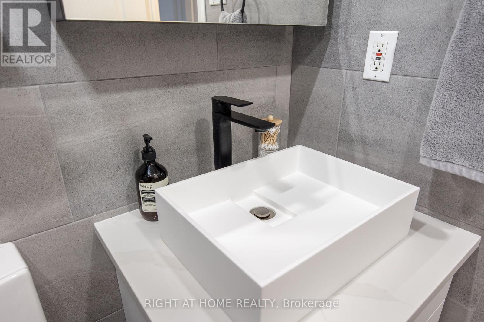 4304 - 43 Sudbury Street, Toronto, Ontario  M6J 3W6 - Photo 25 - C12408476