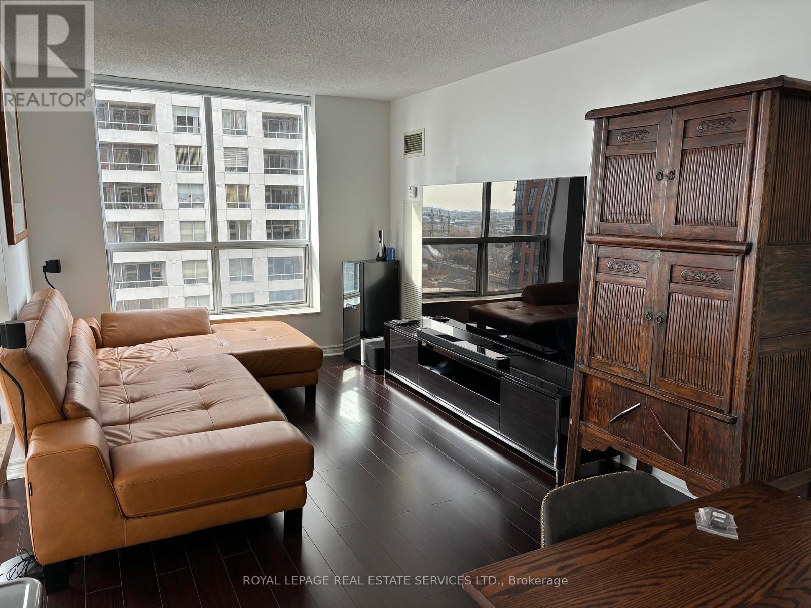 1210 - 5229 Dundas Street W, Toronto, Ontario  M9B 6L9 - Photo 2 - W12417869