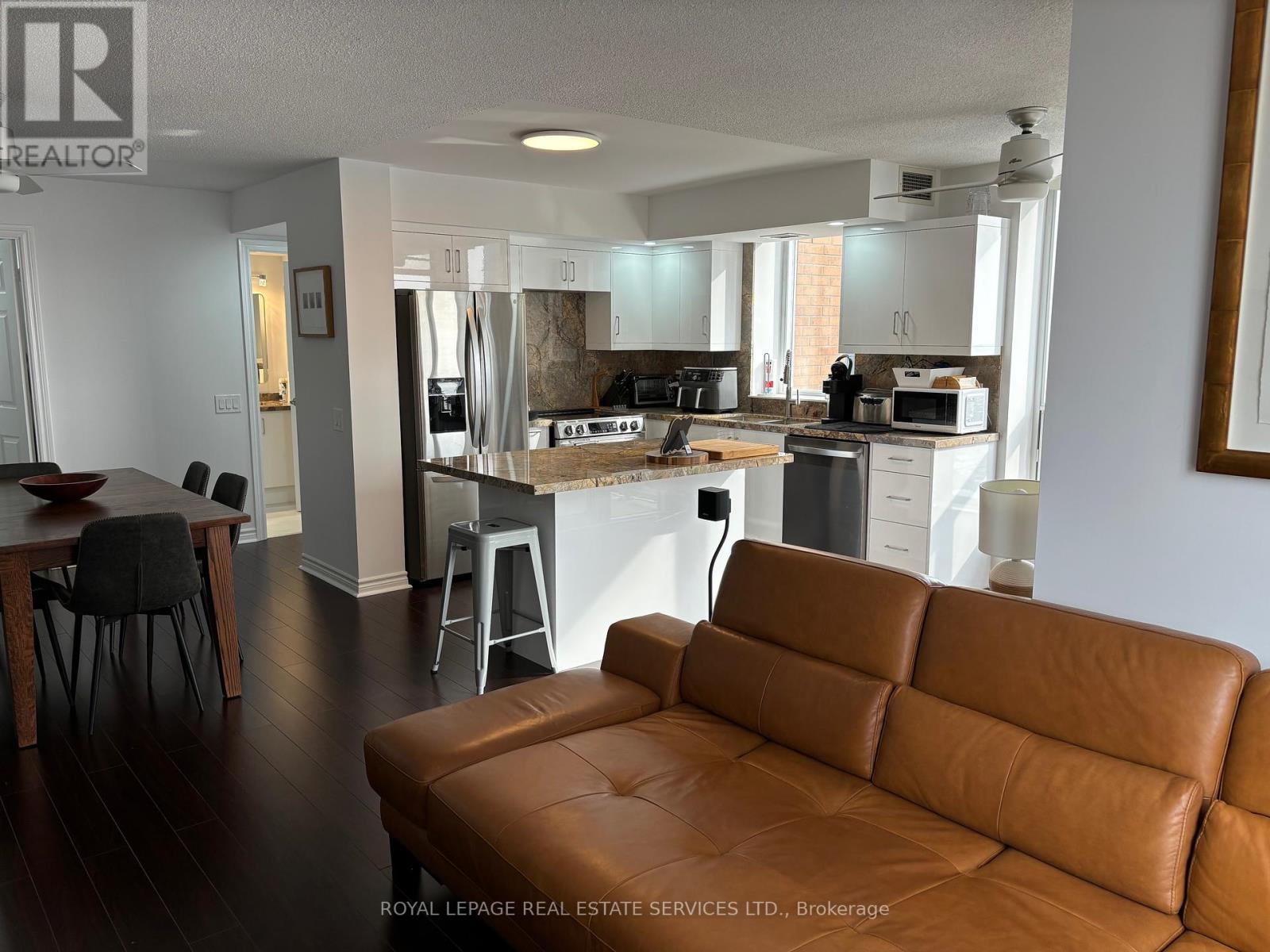 1210 - 5229 Dundas Street W, Toronto, Ontario  M9B 6L9 - Photo 5 - W12417869