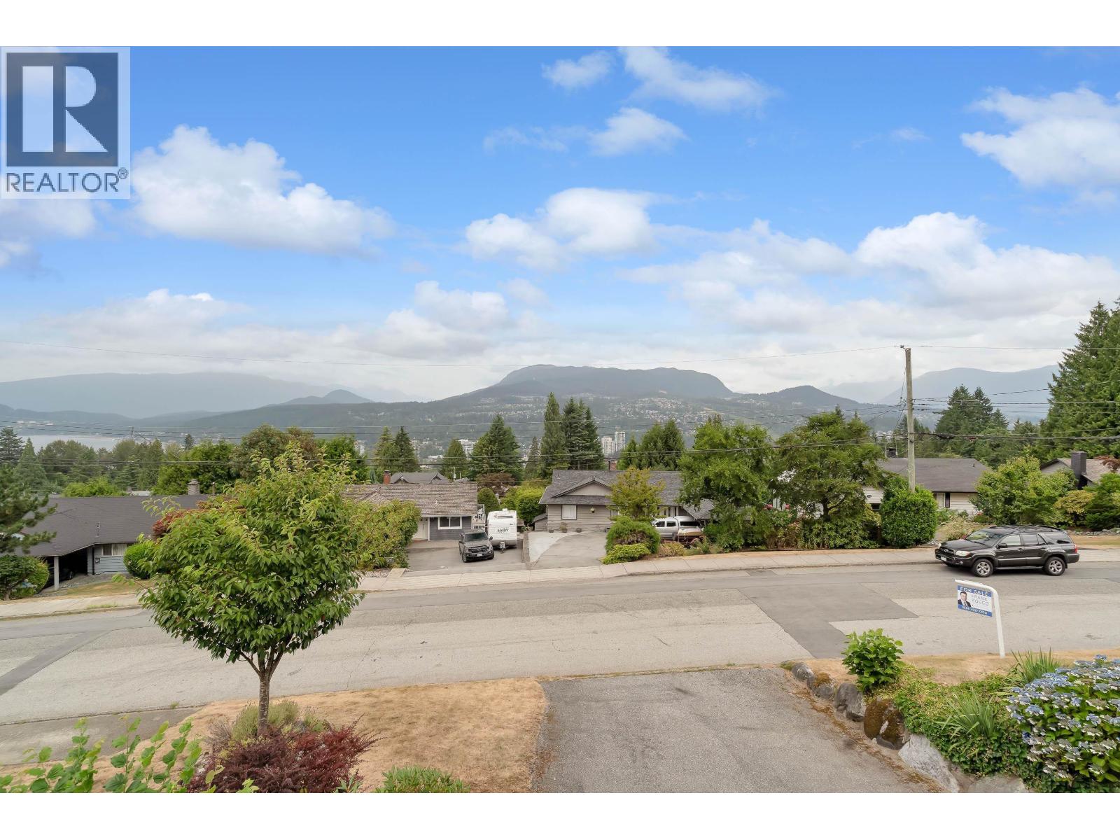914 Baker Drive, Coquitlam, British Columbia  V3J 6X2 - Photo 13 - R3033340