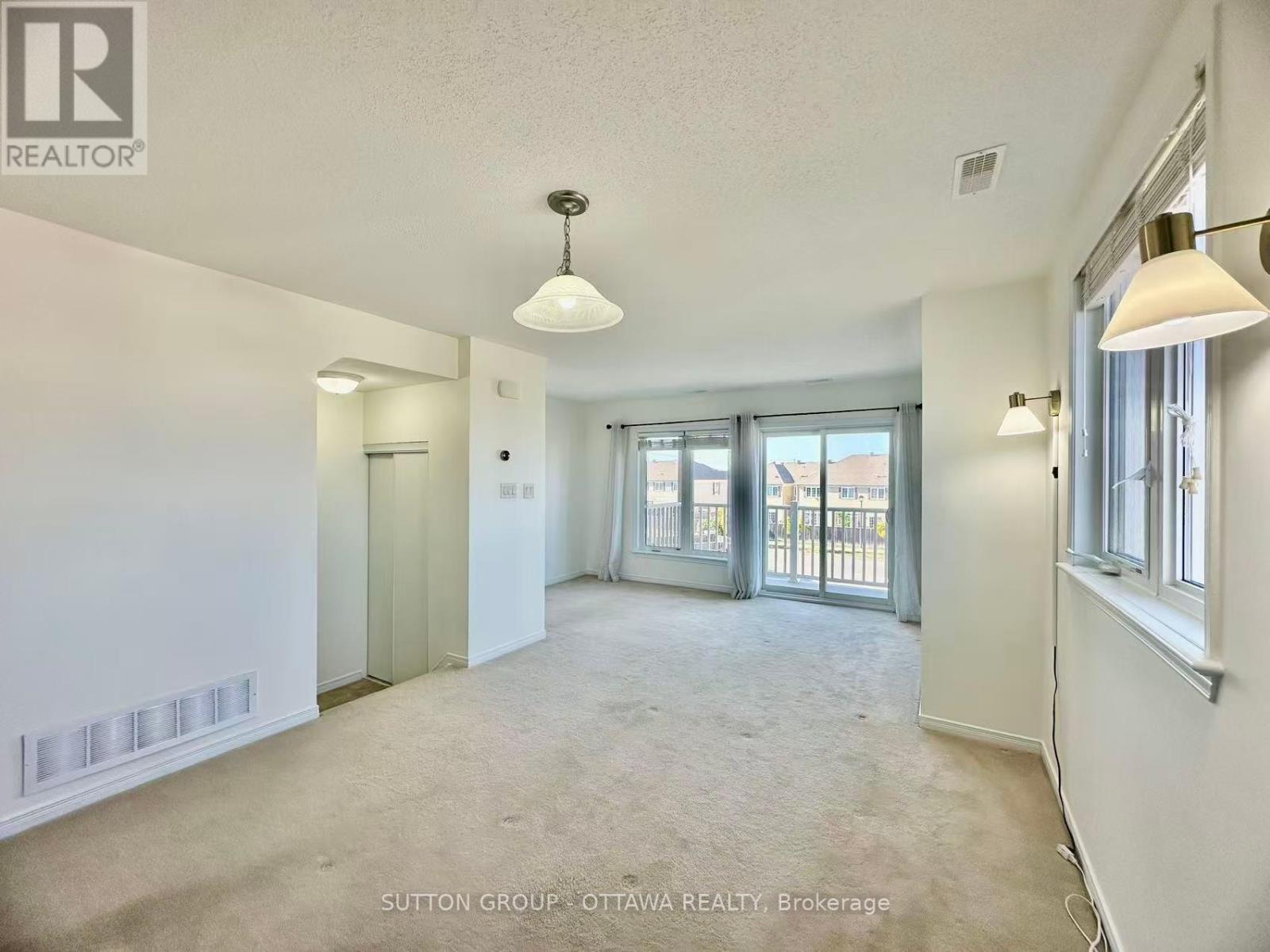 260 Shanly Private, Ottawa, Ontario  K2J 5X6 - Photo 4 - X12402368
