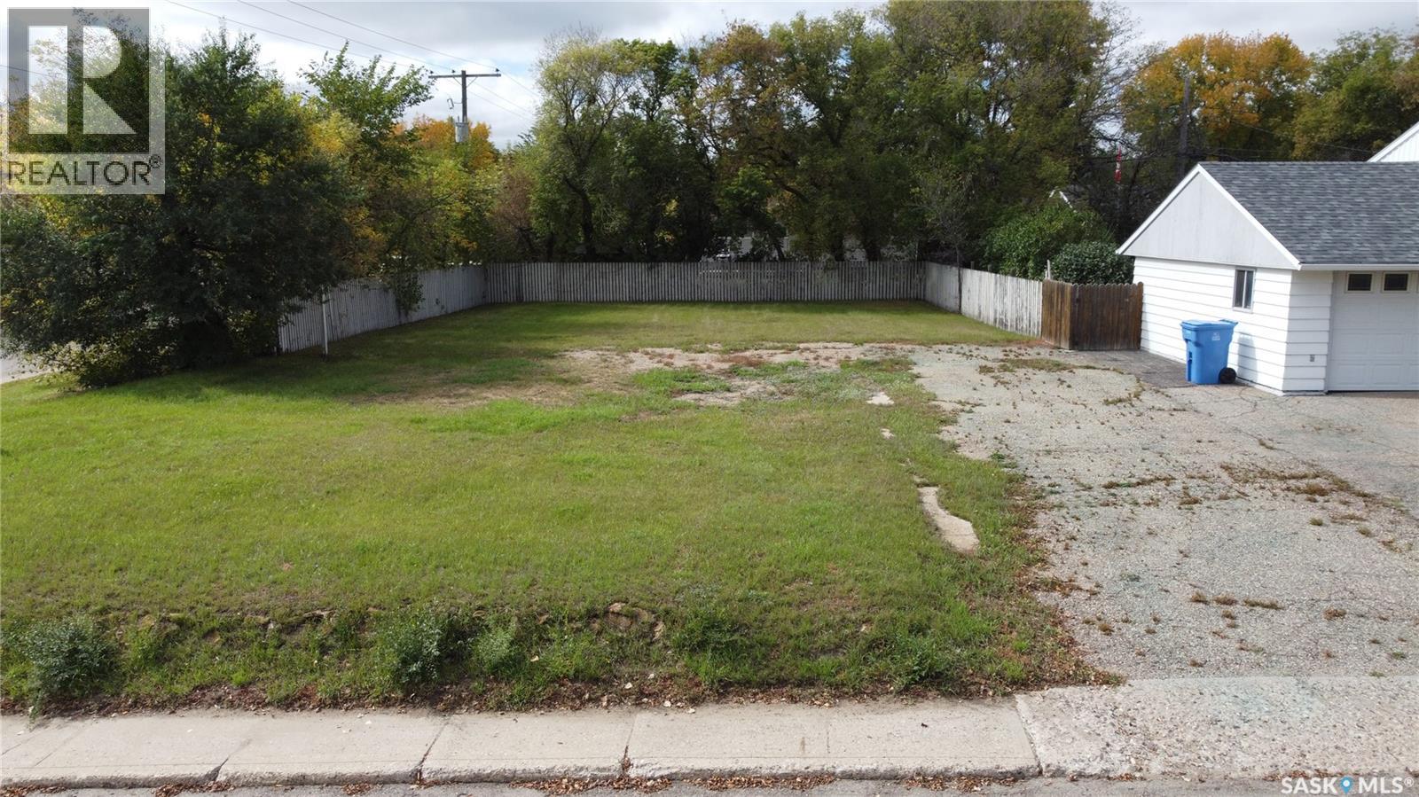 1011 Hillcrest Drive, Estevan, Saskatchewan  S4A 1Y6 - Photo 4 - SK018677