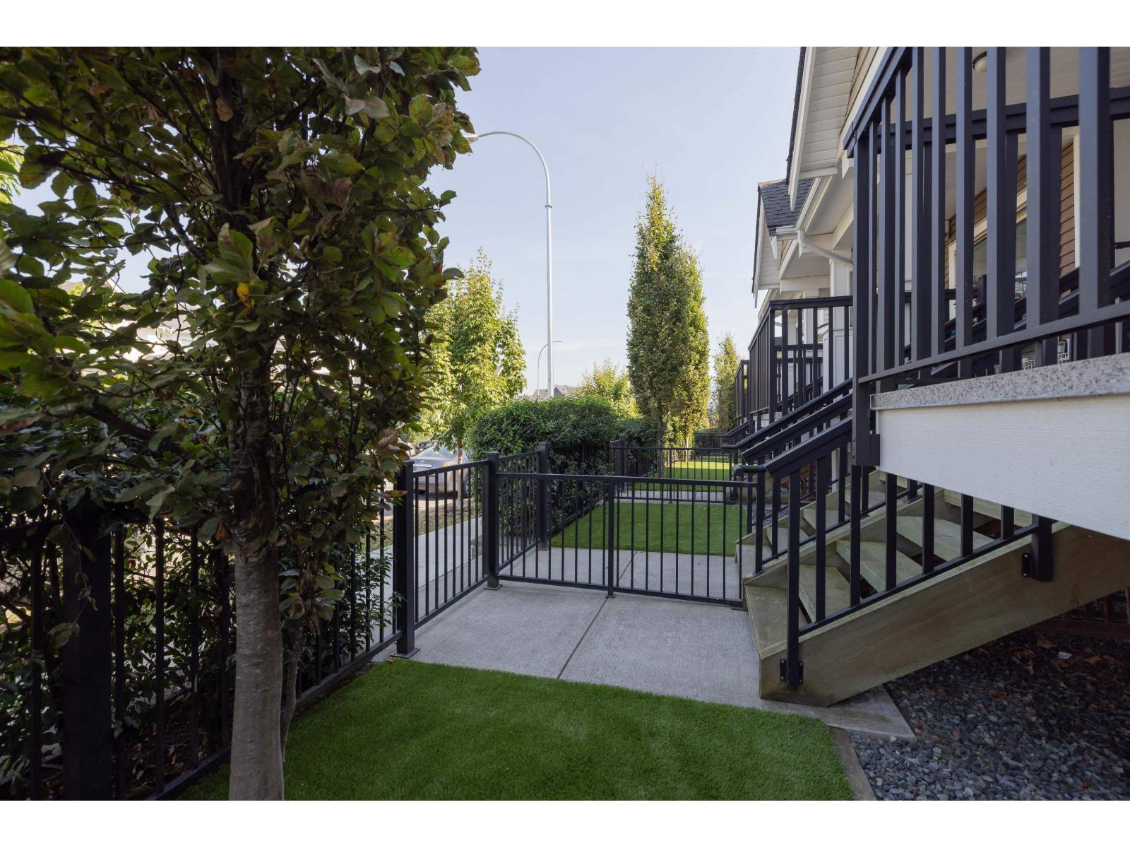 18 2799 Allwood Street, Abbotsford, British Columbia  V2T 0J2 - Photo 4 - R3049987