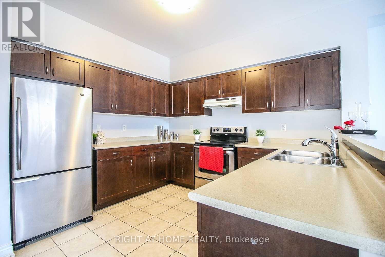 26 - 5992 Turney Drive, Mississauga, Ontario  L5M 0S5 - Photo 3 - W12417883