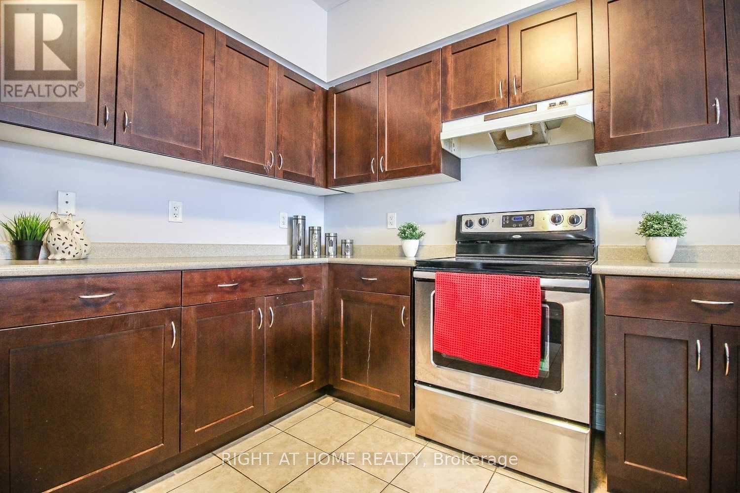 26 - 5992 Turney Drive, Mississauga, Ontario  L5M 0S5 - Photo 4 - W12417883