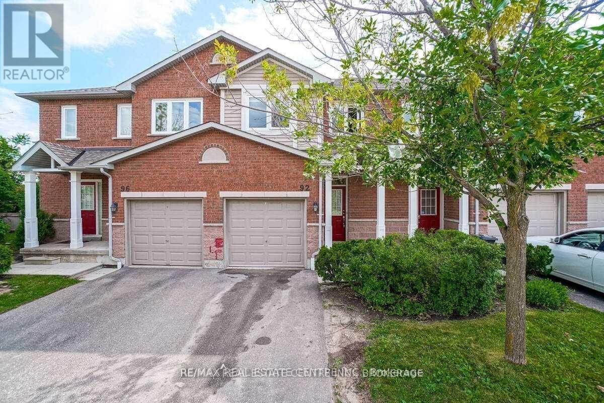 92 - 833 Scollard Court, Mississauga, Ontario  L5V 2B4 - Photo 1 - W12417885