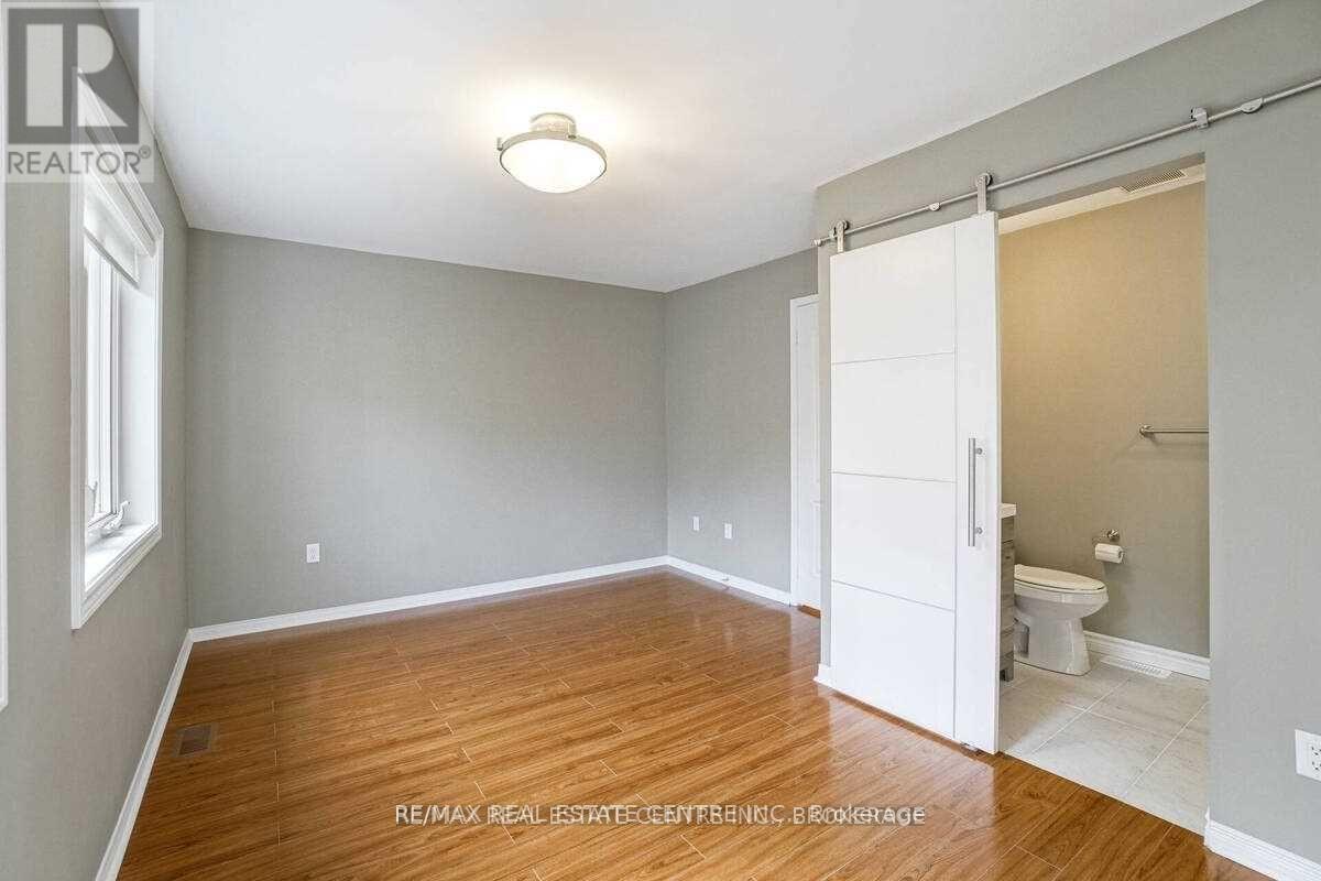 92 - 833 Scollard Court, Mississauga, Ontario  L5V 2B4 - Photo 18 - W12417885