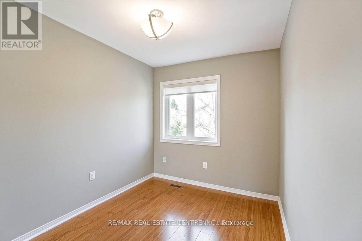 92 - 833 Scollard Court, Mississauga, Ontario  L5V 2B4 - Photo 23 - W12417885