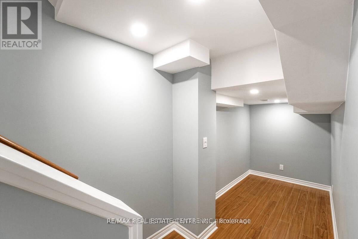 92 - 833 Scollard Court, Mississauga, Ontario  L5V 2B4 - Photo 27 - W12417885