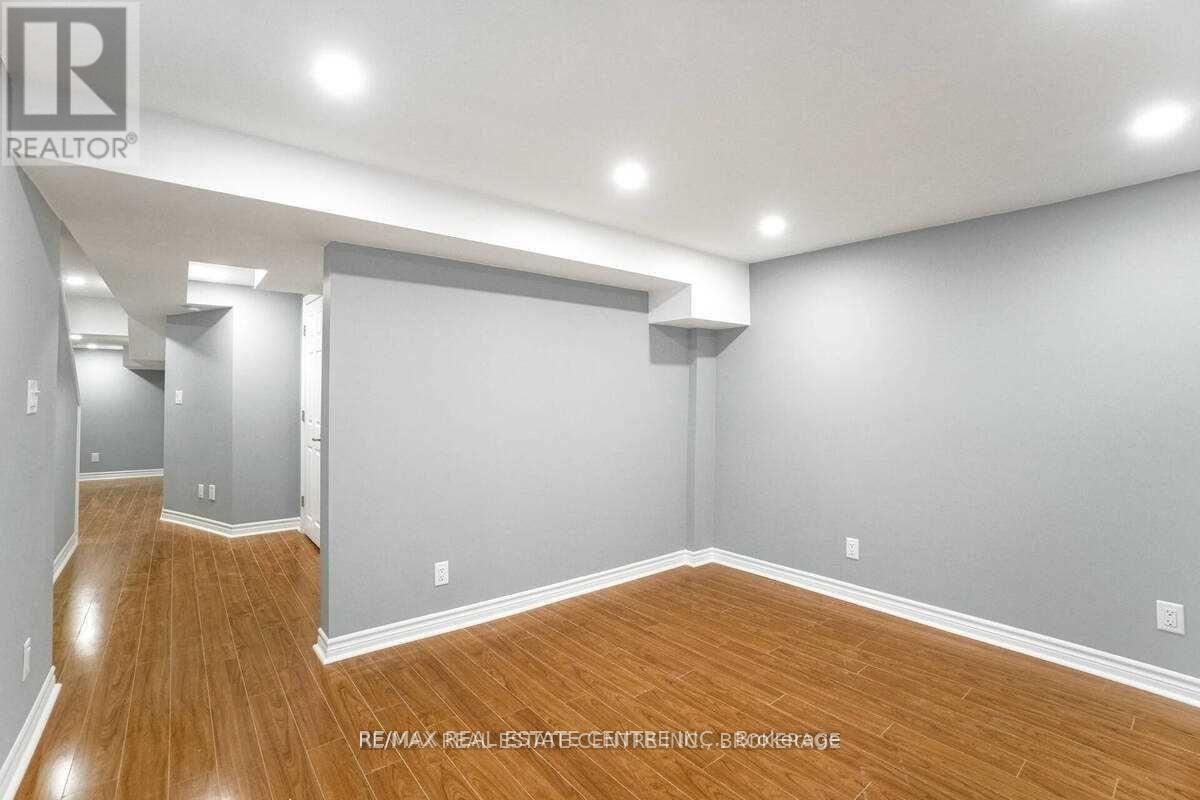 92 - 833 Scollard Court, Mississauga, Ontario  L5V 2B4 - Photo 29 - W12417885
