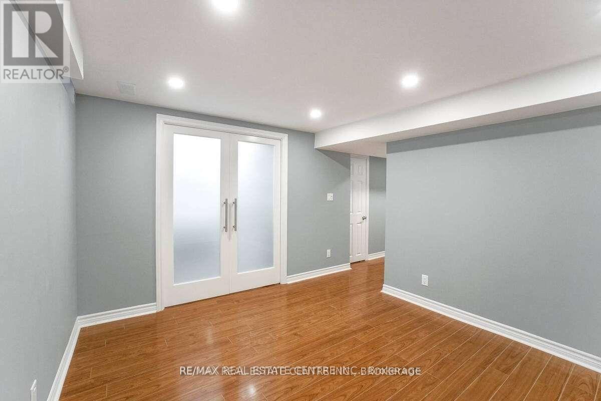 92 - 833 Scollard Court, Mississauga, Ontario  L5V 2B4 - Photo 30 - W12417885