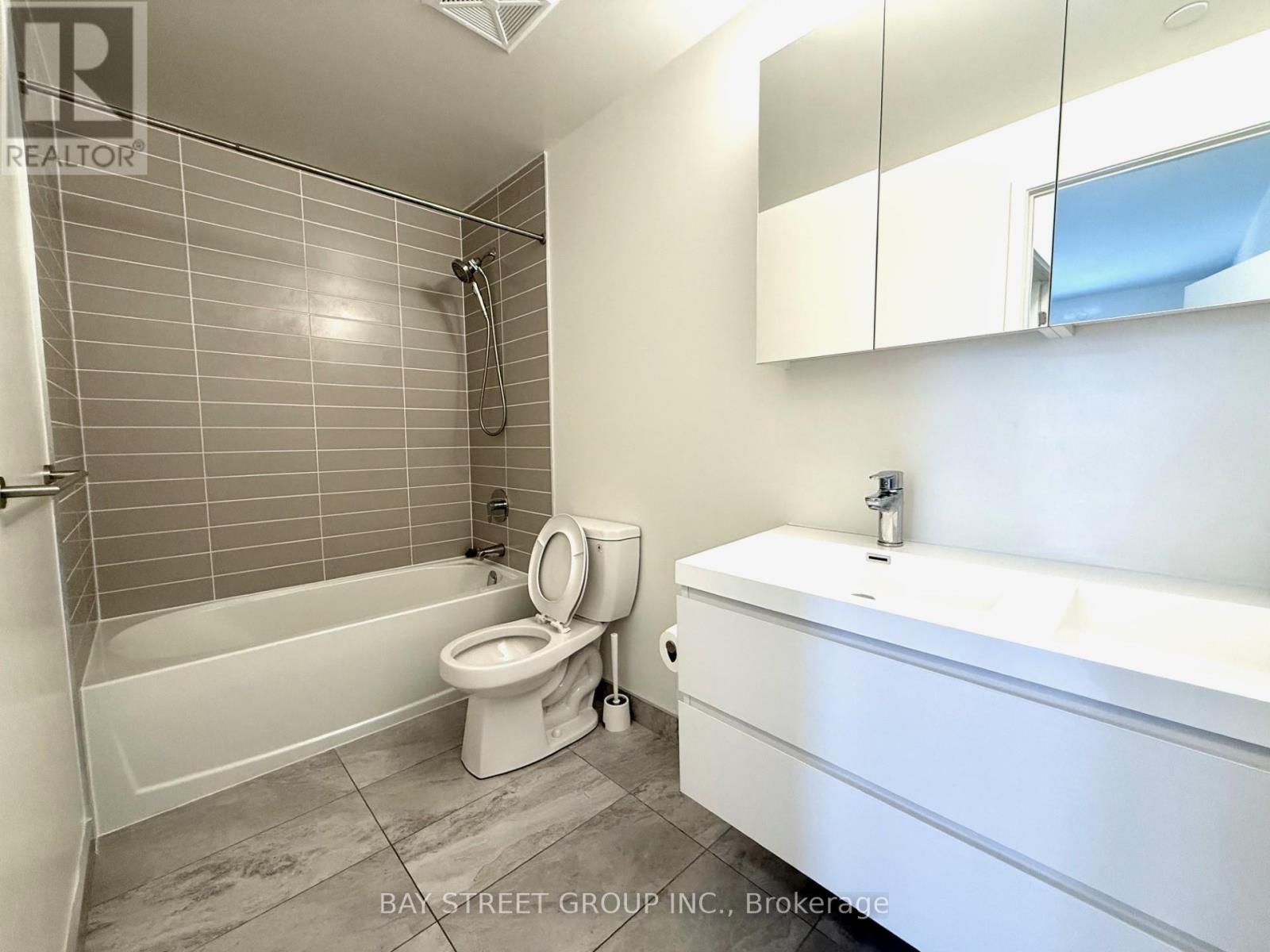 618 - 38 Simcoe Promenade, Markham, Ontario  L6G 1B3 - Photo 9 - N12417462