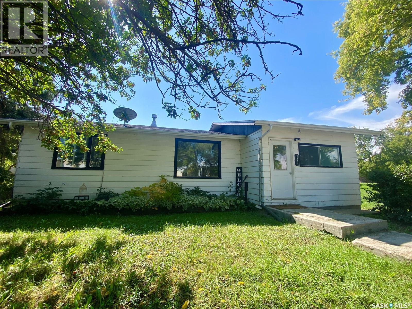 822 4th Avenue, Raymore, Saskatchewan  S0A 3J0 - Photo 1 - SK018975