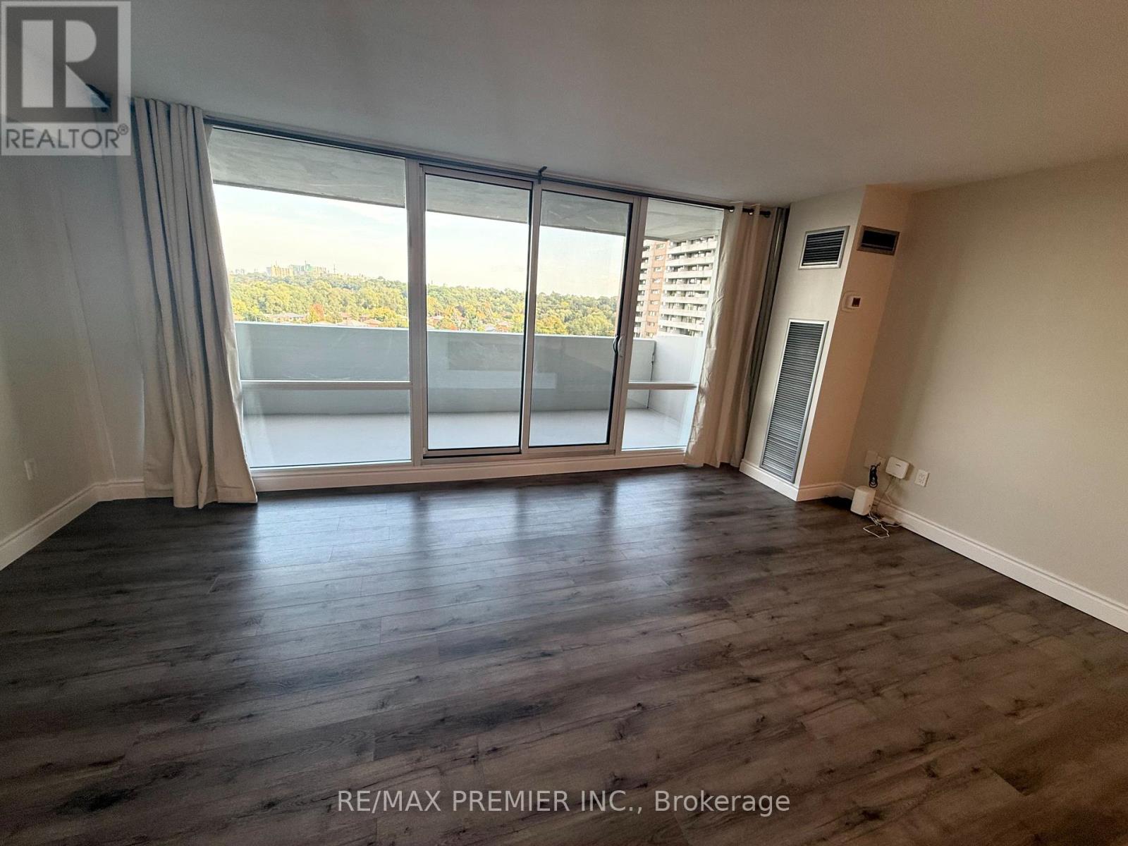 1105 - 260 Scarlett Road, Toronto, Ontario  M6N 4X6 - Photo 11 - W12417896